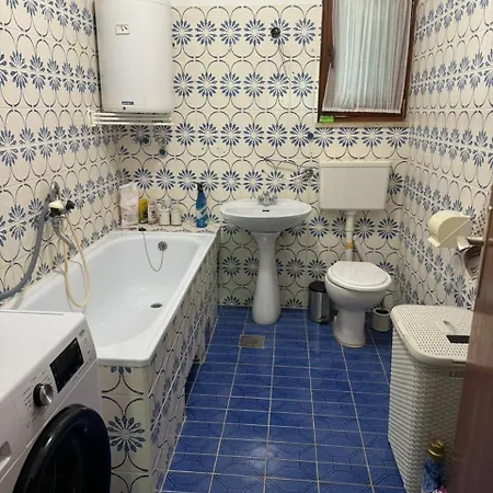 Uk House *